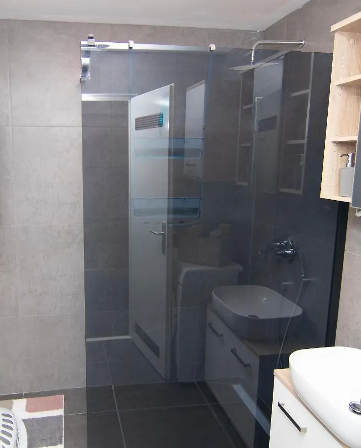 Valkane beach studio apartment Pula Chorwacja