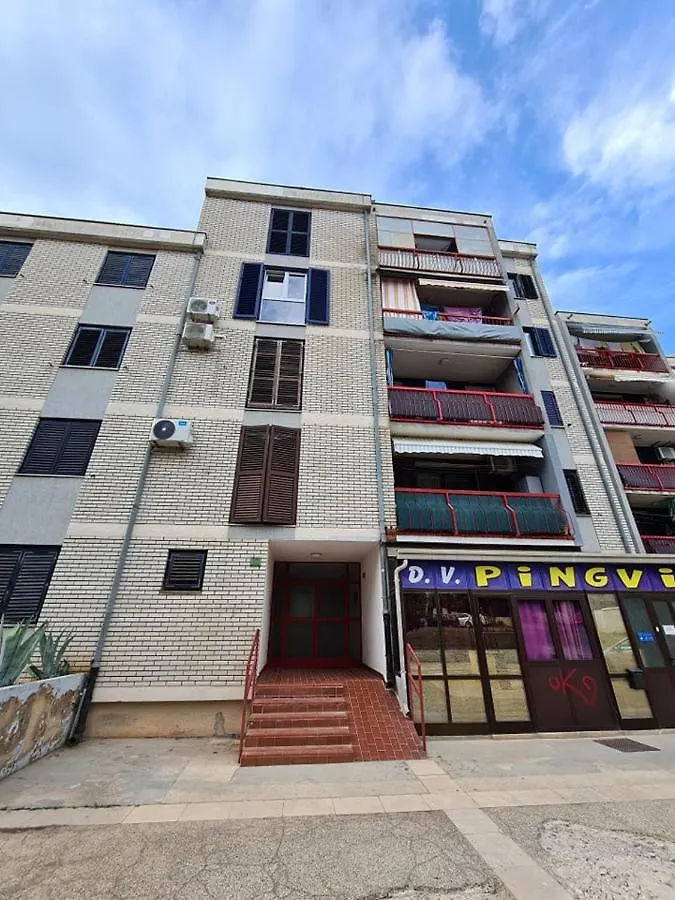 Valkane beach studio apartment Pula